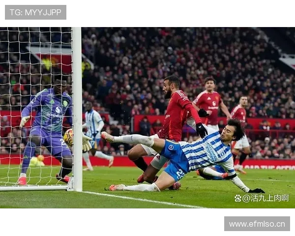 曼联更衣室矛盾再度曝光，内部稳定性面临考验，对赛季走势形成制约